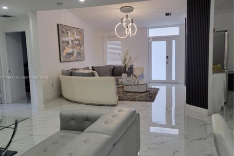 House in Homestead, Florida 5 bedrooms, 169.27 sq.m. № 2045671 - photo 10