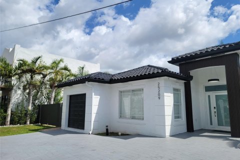 House in Homestead, Florida 5 bedrooms, 169.27 sq.m. № 2045671 - photo 3