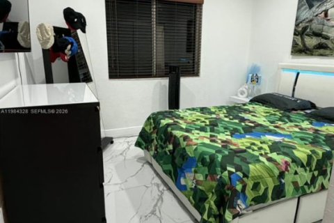 House in Homestead, Florida 5 bedrooms, 169.27 sq.m. № 2045671 - photo 17