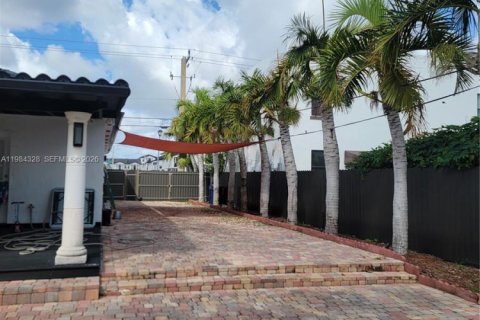 House in Homestead, Florida 5 bedrooms, 169.27 sq.m. № 2045671 - photo 29