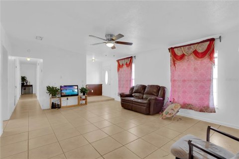 Casa en venta en Apopka, Florida, 3 dormitorios, 158.49 m2 № 1823058 - foto 6
