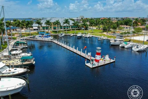 Casa en venta en Port Charlotte, Florida, 4 dormitorios, 179.95 m2 № 2097046 - foto 20