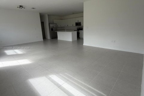 Casa en alquiler en Homestead, Florida, 5 dormitorios, 245.26 m2 № 2031300 - foto 8