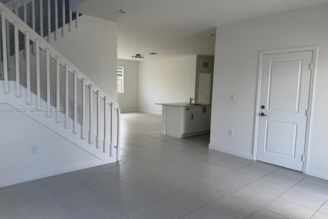 Casa en alquiler en Homestead, Florida, 5 dormitorios, 245.26 m2 № 2031300 - foto 6