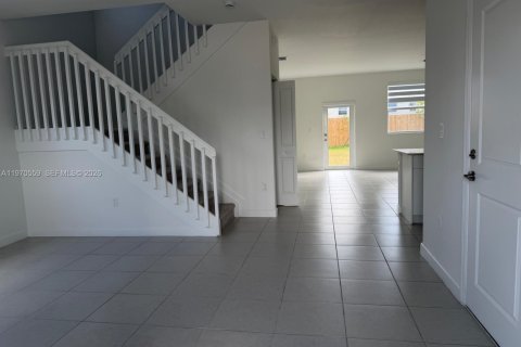 Casa en alquiler en Homestead, Florida, 5 dormitorios, 245.26 m2 № 2031300 - foto 5