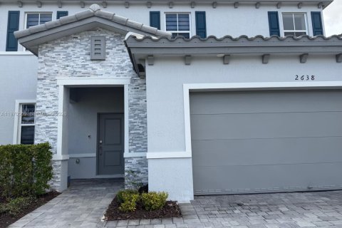 Casa en alquiler en Homestead, Florida, 5 dormitorios, 245.26 m2 № 2031300 - foto 3