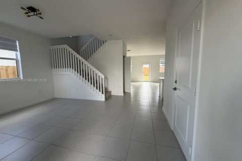 Casa en alquiler en Homestead, Florida, 5 dormitorios, 245.26 m2 № 2031300 - foto 4