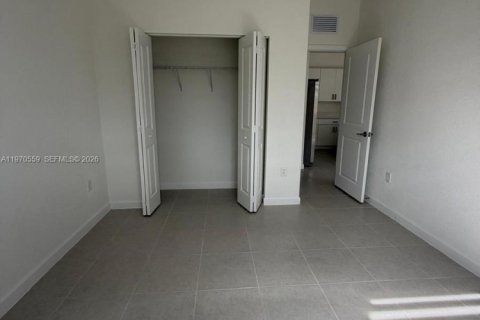 Casa en alquiler en Homestead, Florida, 5 dormitorios, 245.26 m2 № 2031300 - foto 12