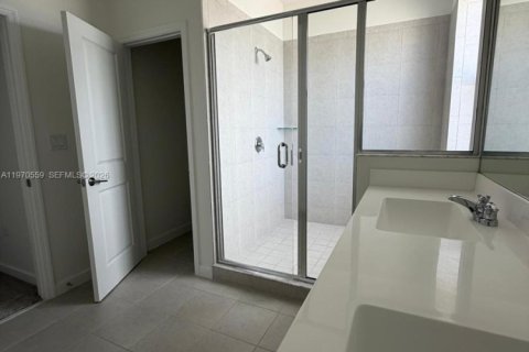 Casa en alquiler en Homestead, Florida, 5 dormitorios, 245.26 m2 № 2031300 - foto 23