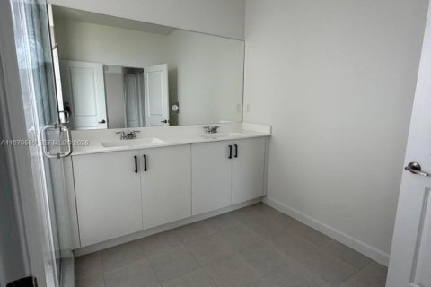 Casa en alquiler en Homestead, Florida, 5 dormitorios, 245.26 m2 № 2031300 - foto 25