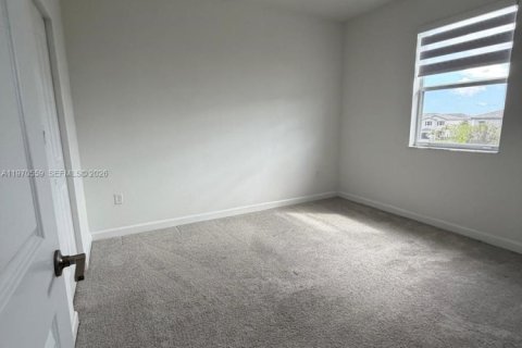 Casa en alquiler en Homestead, Florida, 5 dormitorios, 245.26 m2 № 2031300 - foto 16