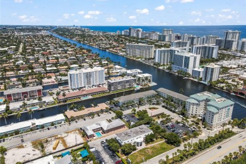 Condo in Fort Lauderdale, Florida, 2 bedrooms  № 1888369 - photo 27