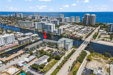 Condo in Fort Lauderdale, Florida, 2 bedrooms  № 1888369 - photo 26