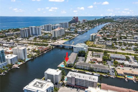 Condo in Fort Lauderdale, Florida, 2 bedrooms  № 1888369 - photo 28