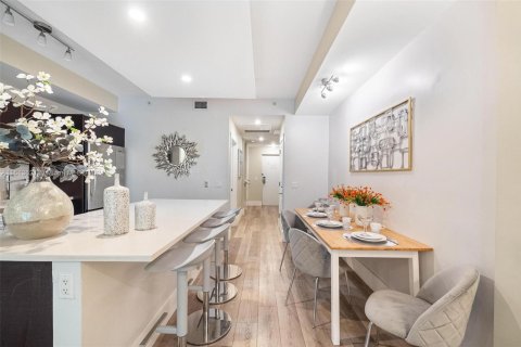 Condominio en alquiler en Doral, Florida, 3 dormitorios, 192.31 m2 № 1937766 - foto 9