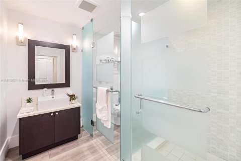 Condominio en alquiler en Doral, Florida, 3 dormitorios, 192.31 m2 № 1937766 - foto 11