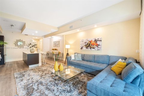 Condominio en alquiler en Doral, Florida, 3 dormitorios, 192.31 m2 № 1937766 - foto 5