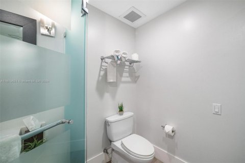 Condominio en alquiler en Doral, Florida, 3 dormitorios, 192.31 m2 № 1937766 - foto 17