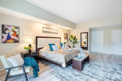 Condominio en alquiler en Doral, Florida, 3 dormitorios, 192.31 m2 № 1937766 - foto 14