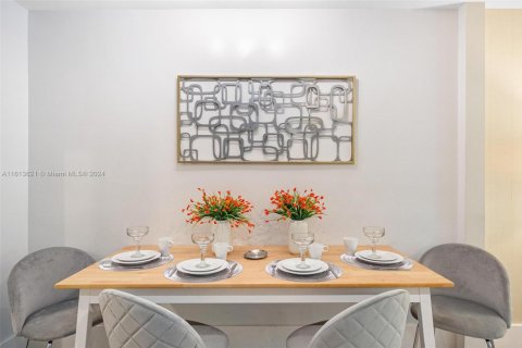 Condominio en alquiler en Doral, Florida, 3 dormitorios, 192.31 m2 № 1937766 - foto 10