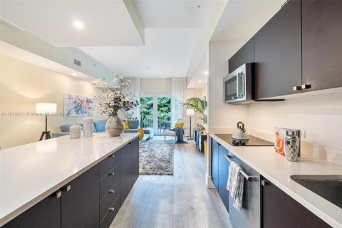 Condominio en alquiler en Doral, Florida, 3 dormitorios, 192.31 m2 № 1937766 - foto 7
