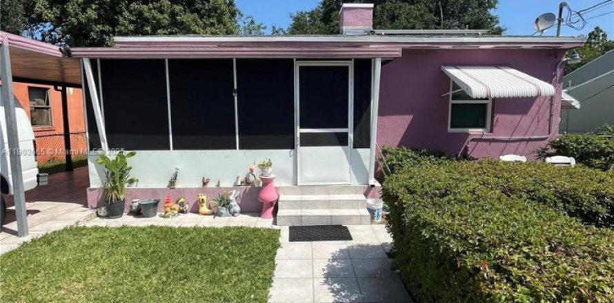 Casa en Miami, Florida 3 dormitorios, 158.96 m2 № 2031936