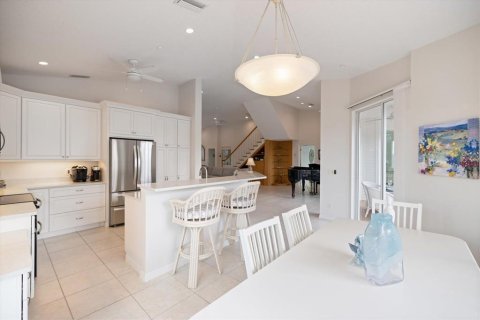 House in Englewood, Florida 3 bedrooms, 307.69 sq.m. № 2291717 - photo 14