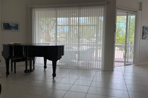 House in Englewood, Florida 3 bedrooms, 307.69 sq.m. № 2291717 - photo 15