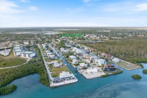 House in Englewood, Florida 3 bedrooms, 307.69 sq.m. № 2291717 - photo 6