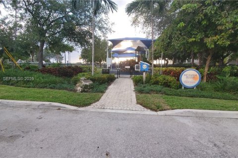 Terreno en venta en Bay Harbor Islands, Florida № 1982346 - foto 4
