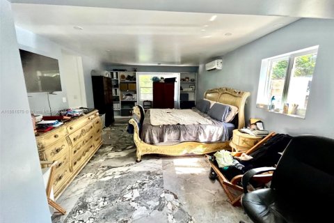 Casa en venta en Plantation, Florida, 4 dormitorios, 263.38 m2 № 1892679 - foto 3