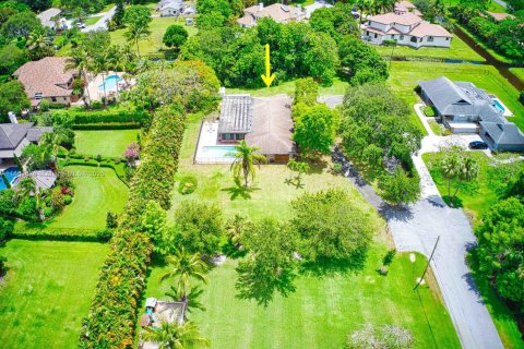Casa en venta en Plantation, Florida, 4 dormitorios, 263.38 m2 № 1892679 - foto 14