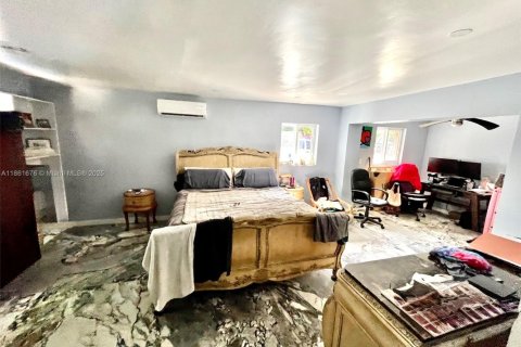 Casa en venta en Plantation, Florida, 4 dormitorios, 263.38 m2 № 1892679 - foto 2