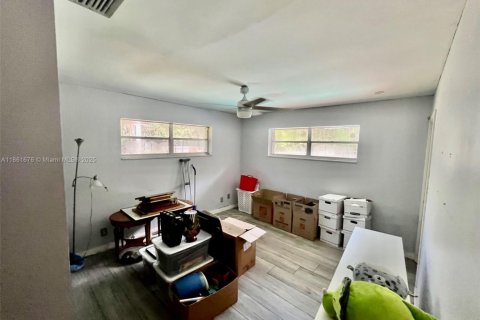 Casa en venta en Plantation, Florida, 4 dormitorios, 263.38 m2 № 1892679 - foto 11