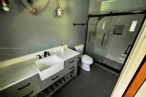 Casa en venta en Plantation, Florida, 4 dormitorios, 263.38 m2 № 1892679 - foto 12