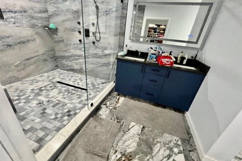 Casa en venta en Plantation, Florida, 4 dormitorios, 263.38 m2 № 1892679 - foto 7