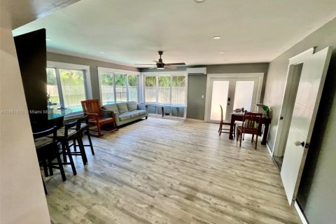 Casa en venta en Plantation, Florida, 4 dormitorios, 263.38 m2 № 1892679 - foto 28