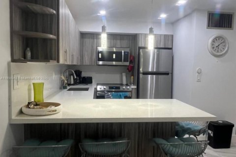 Купить кондоминиум в Холливуд, Флорида 2 спальни, 60.39м2, № 1959929 - фото 1