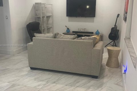 Купить кондоминиум в Холливуд, Флорида 2 спальни, 60.39м2, № 1959929 - фото 6