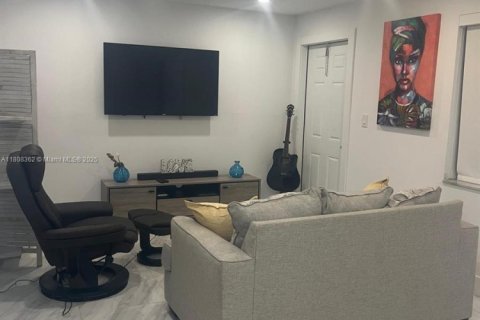 Купить кондоминиум в Холливуд, Флорида 2 спальни, 60.39м2, № 1959929 - фото 5