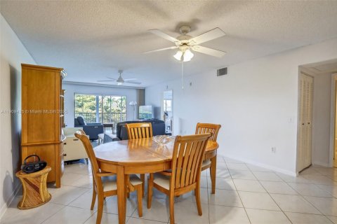 Condo in Pembroke Pines, Florida, 1 bedroom  № 2061134 - photo 22