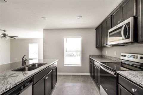 Villa ou maison à louer à Kissimmee, Floride: 4 chambres, 183.48 m2 № 1819597 - photo 6
