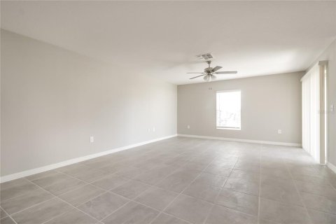 Villa ou maison à louer à Kissimmee, Floride: 4 chambres, 183.48 m2 № 1819597 - photo 3