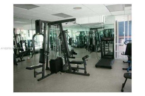 Condo in Miami, Florida, 1 bedroom  № 1814697 - photo 12