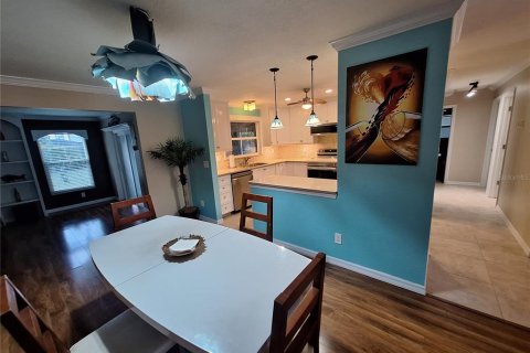 House in Largo, Florida 3 bedrooms, 161.28 sq.m. № 1900102 - photo 27