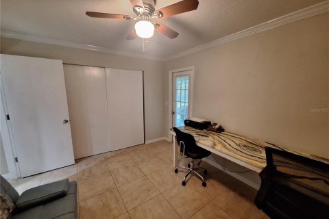 House in Largo, Florida 3 bedrooms, 161.28 sq.m. № 1900102 - photo 24