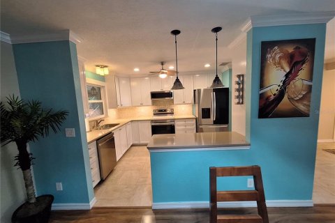 House in Largo, Florida 3 bedrooms, 161.28 sq.m. № 1900102 - photo 29