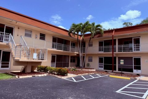 Снять в аренду кондоминиум в Пемброк-Пайнс, Флорида 2 спальни, 80.82м2, № 2065251 - фото 14