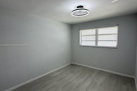 Снять в аренду кондоминиум в Пемброк-Пайнс, Флорида 2 спальни, 80.82м2, № 2065251 - фото 8