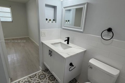 Снять в аренду кондоминиум в Пемброк-Пайнс, Флорида 2 спальни, 80.82м2, № 2065251 - фото 12